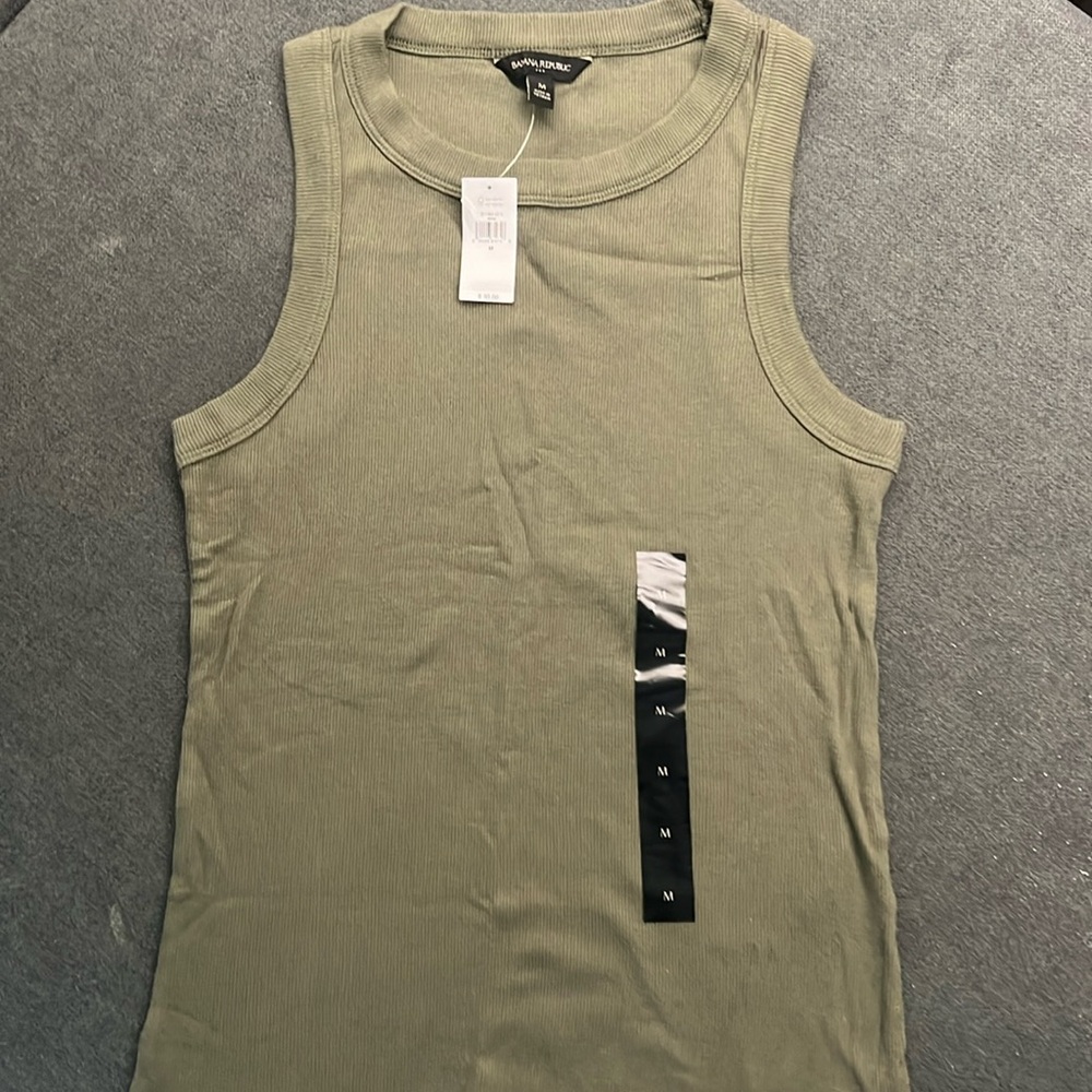 Basic top green